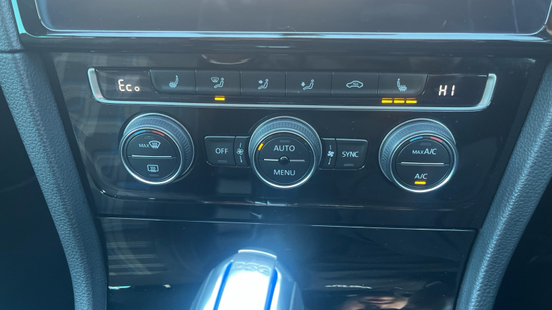 Volkswagen Golf 1.4 TSI GTE Advance 5dr DSG Hatchback